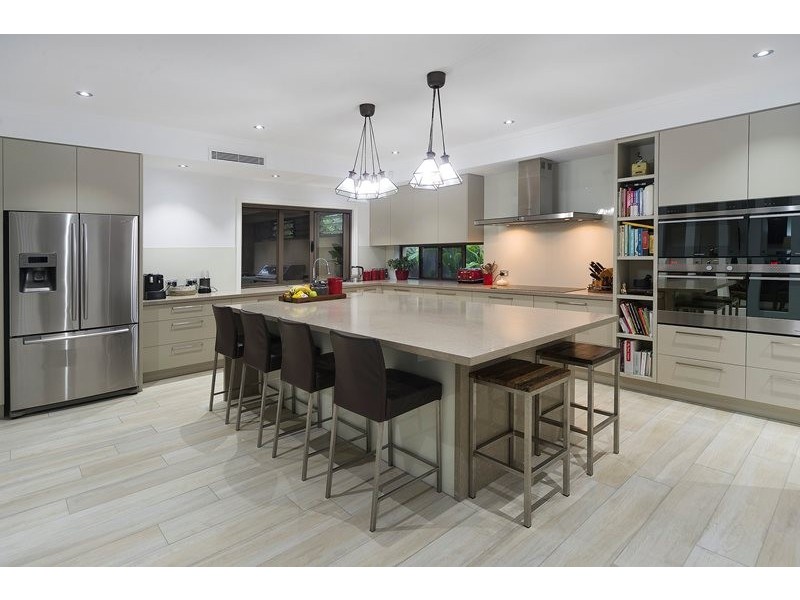 8215 Magnolia Drive West, Hope Island QLD 4212