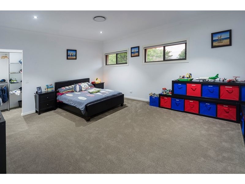 8215 Magnolia Drive West, Hope Island QLD 4212