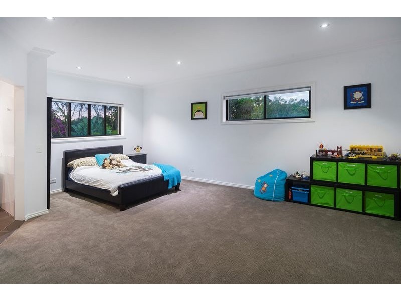 8215 Magnolia Drive West, Hope Island QLD 4212