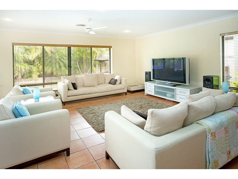 30 John Dalley Drive, Helensvale QLD 4212