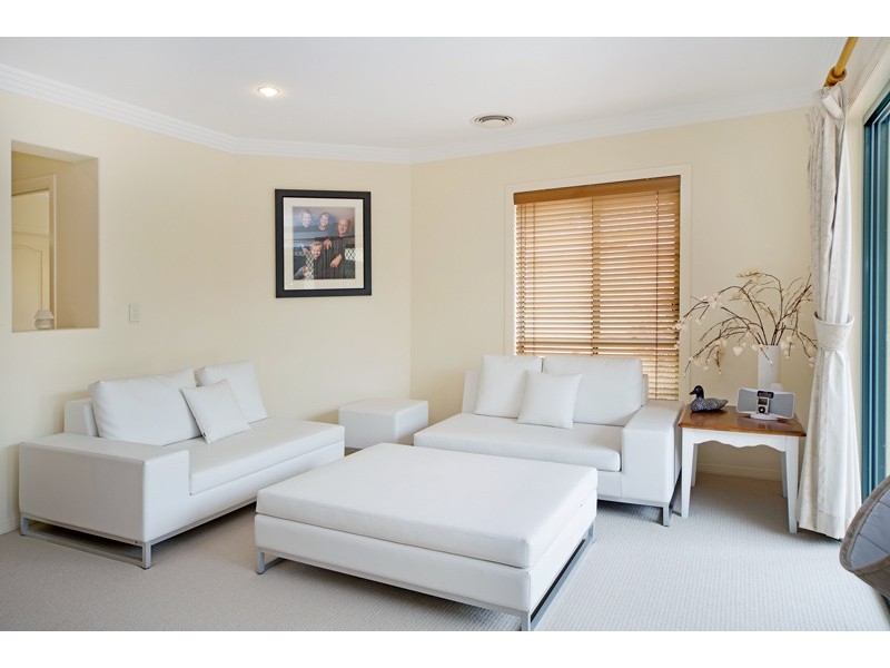 30 John Dalley Drive, Helensvale QLD 4212