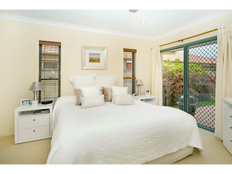 30 John Dalley Drive, Helensvale QLD 4212