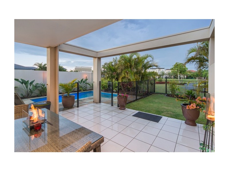 2845 Wylarah Way, Hope Island QLD 4212