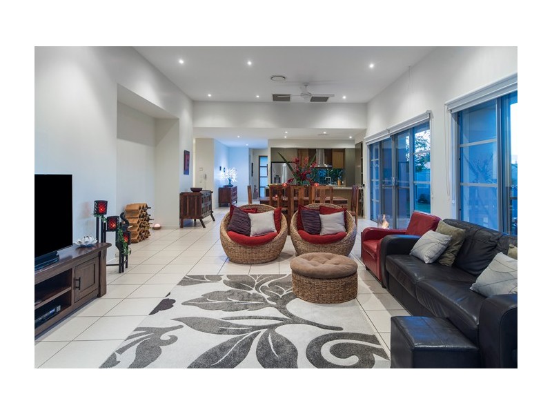 2845 Wylarah Way, Hope Island QLD 4212