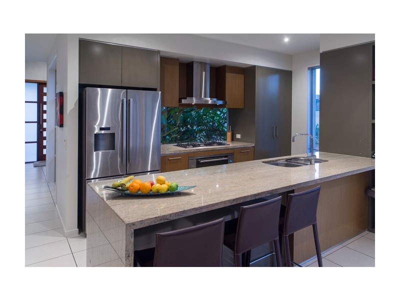 2845 Wylarah Way, Hope Island QLD 4212