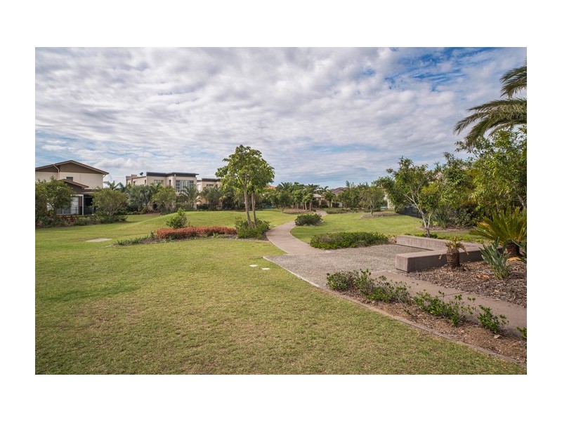 2845 Wylarah Way, Hope Island QLD 4212