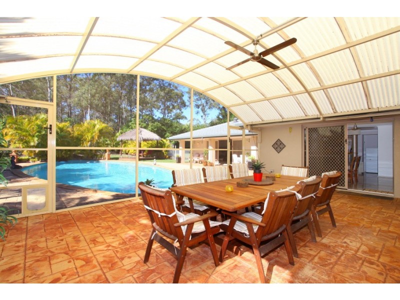 15 Riverdowns Crescent, Helensvale QLD 4212