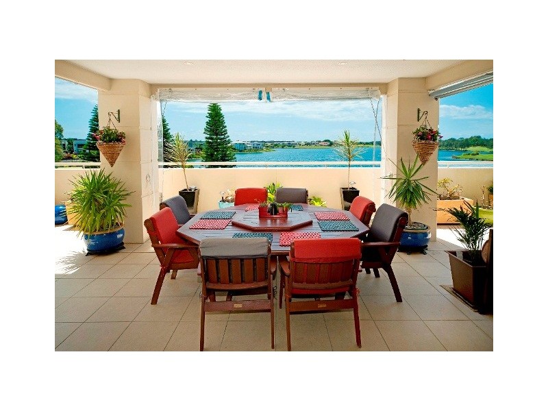 8315 Magnolia Drive East, Hope Island QLD 4212