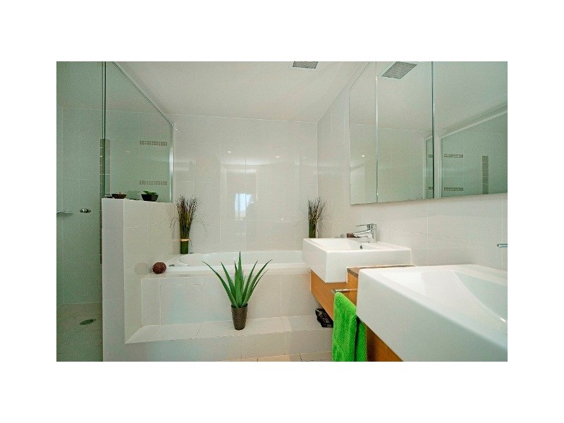 8315 Magnolia Drive East, Hope Island QLD 4212