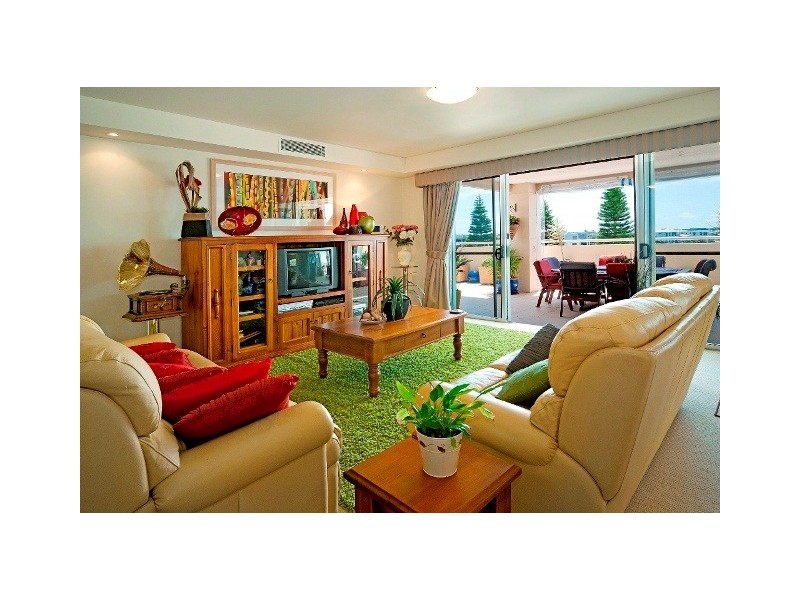 8315 Magnolia Drive East, Hope Island QLD 4212