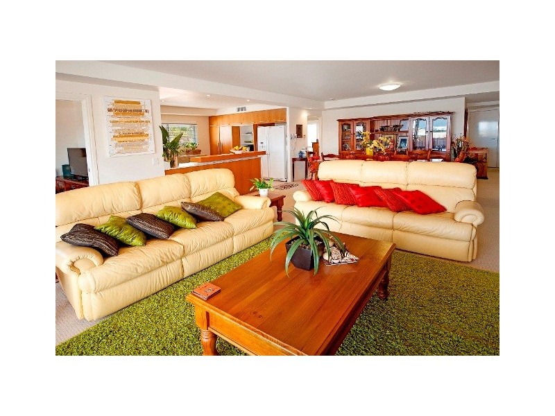 8315 Magnolia Drive East, Hope Island QLD 4212