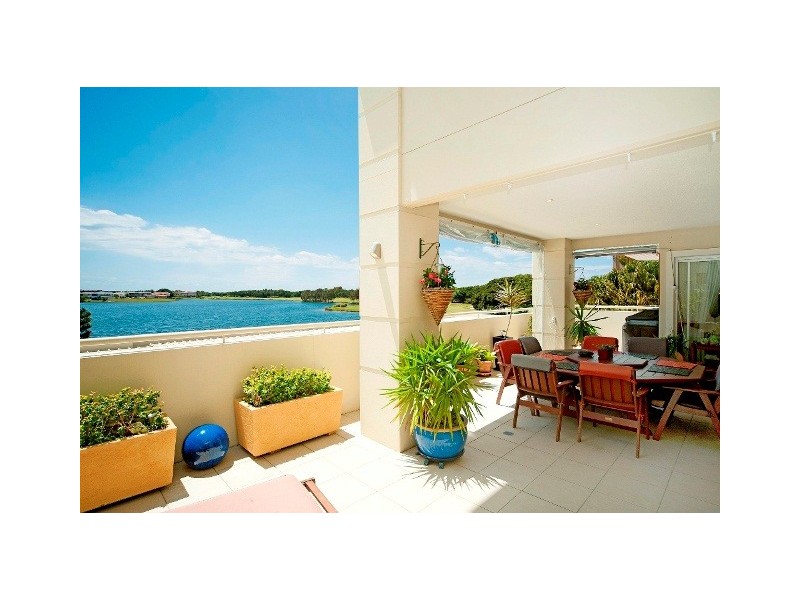 8315 Magnolia Drive East, Hope Island QLD 4212