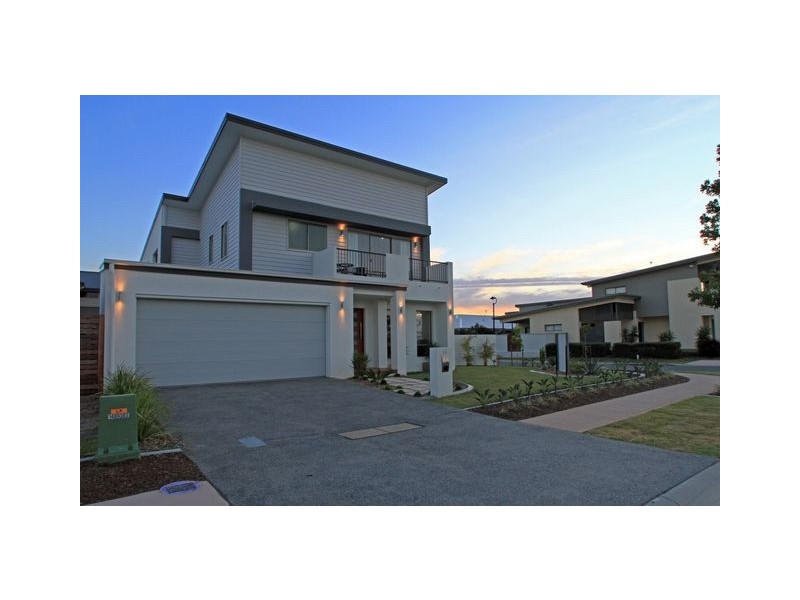 26 Cova Boulevard, Hope Island QLD 4212