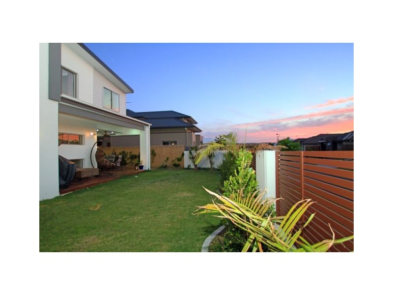 26 Cova Boulevard, Hope Island QLD 4212