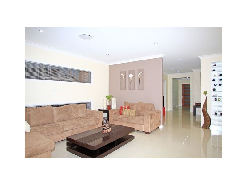 26 Cova Boulevard, Hope Island QLD 4212