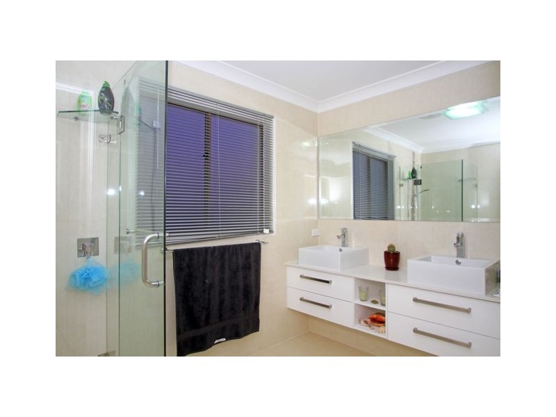 26 Cova Boulevard, Hope Island QLD 4212