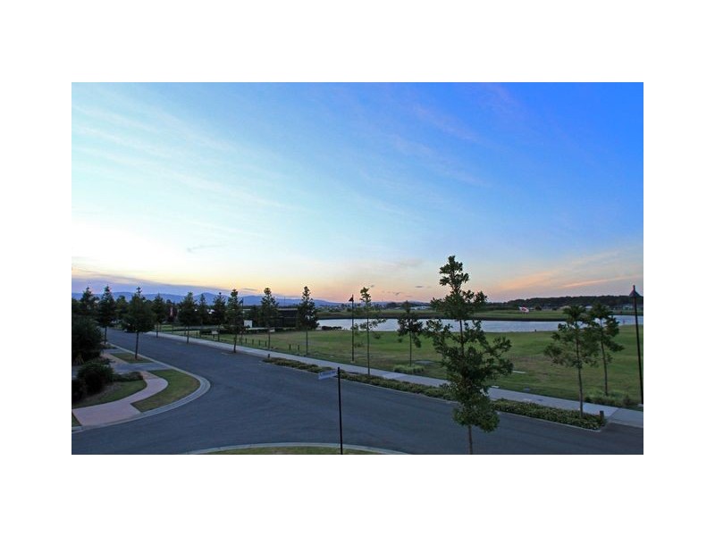 26 Cova Boulevard, Hope Island QLD 4212