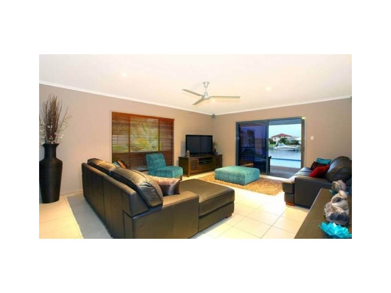 14 Calmwater Crescent, Helensvale QLD 4212