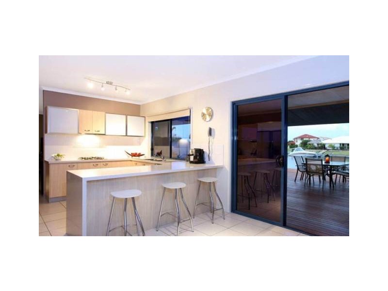 14 Calmwater Crescent, Helensvale QLD 4212