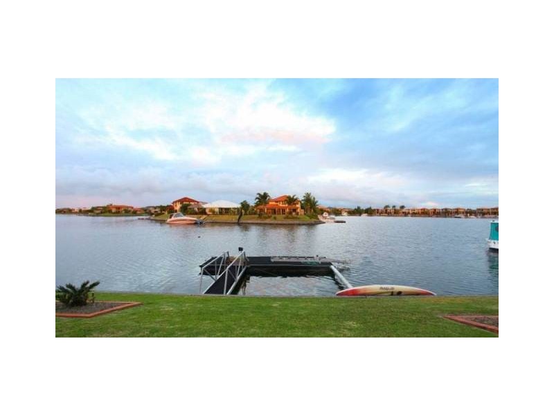 14 Calmwater Crescent, Helensvale QLD 4212