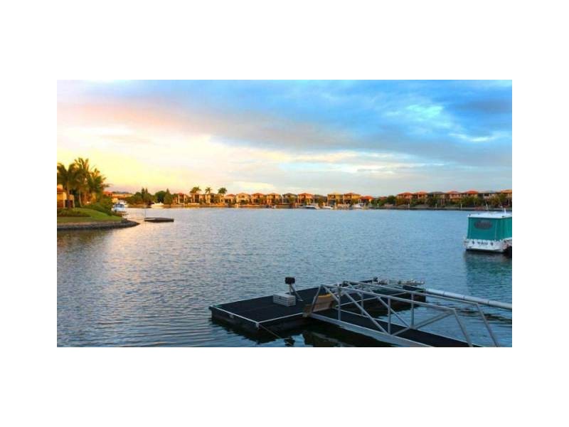 14 Calmwater Crescent, Helensvale QLD 4212