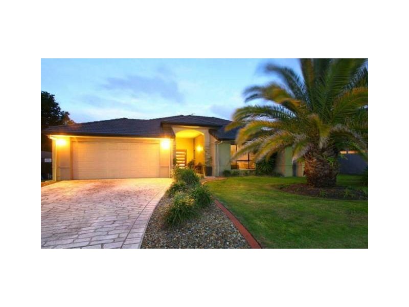 14 Calmwater Crescent, Helensvale QLD 4212