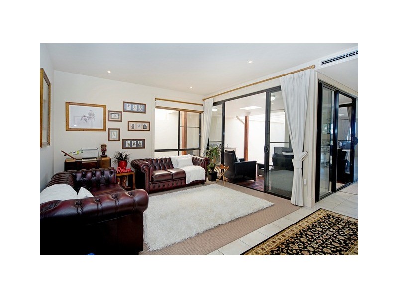 1509 Rosebank Way, Hope Island QLD 4212