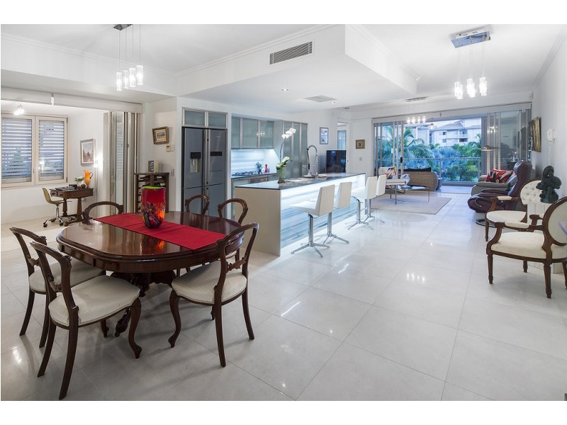 1708 Rialto Quay Drive, Hope Island QLD 4212