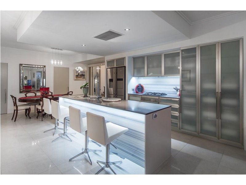 1708 Rialto Quay Drive, Hope Island QLD 4212