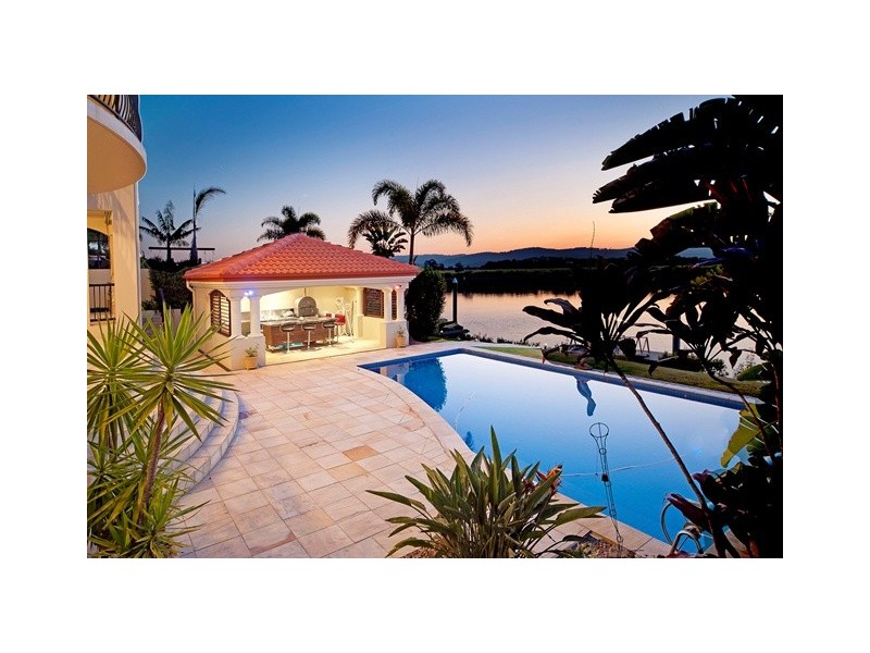 3121 Riverleigh Drive, Hope Island QLD 4212