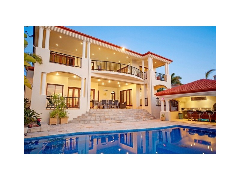 3121 Riverleigh Drive, Hope Island QLD 4212