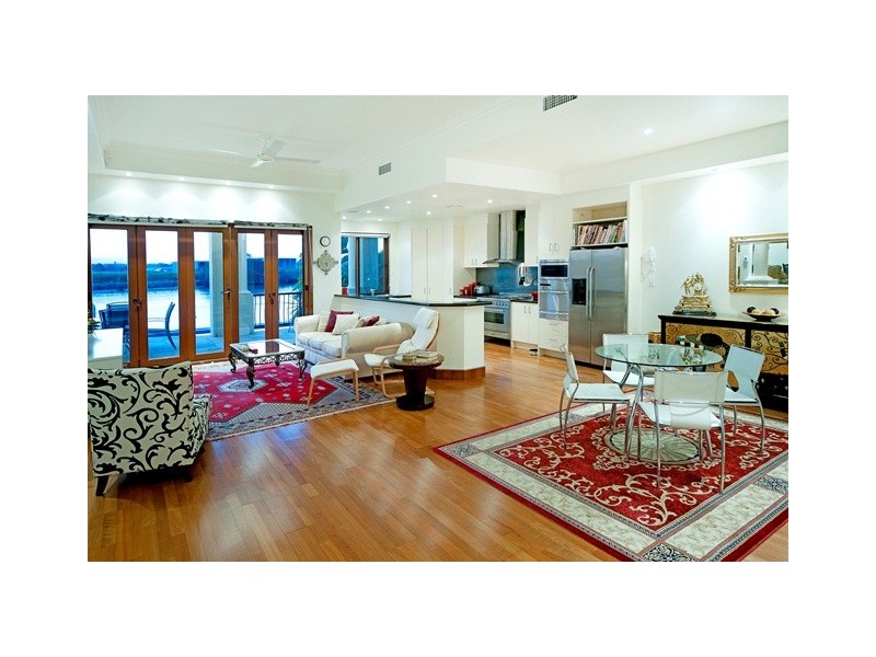 3121 Riverleigh Drive, Hope Island QLD 4212