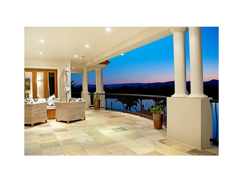 3121 Riverleigh Drive, Hope Island QLD 4212