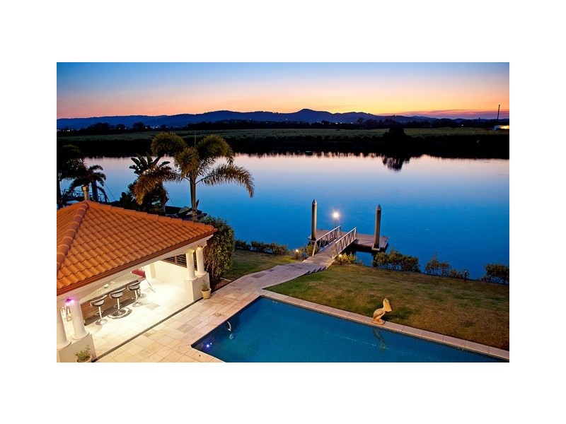 3121 Riverleigh Drive, Hope Island QLD 4212