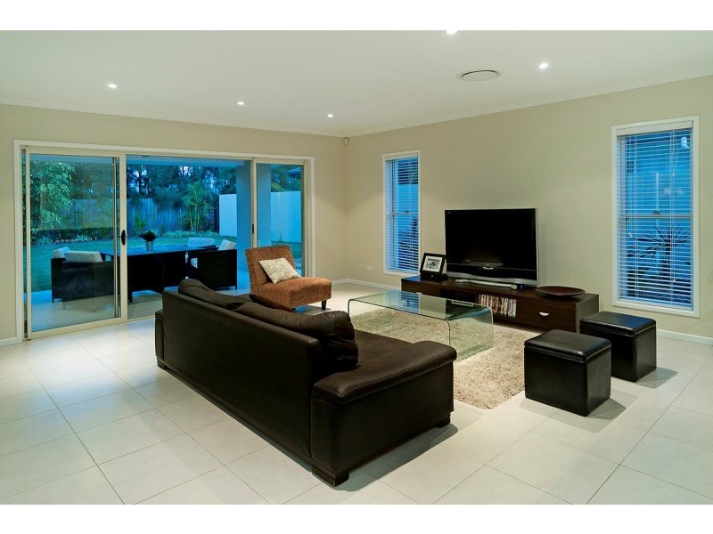 9126 Peter Senior Drive, Hope Island QLD 4212