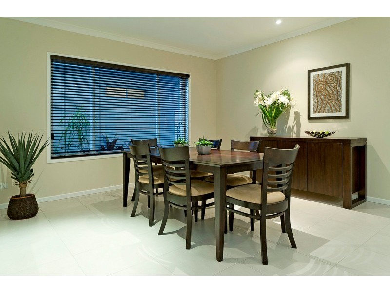 9126 Peter Senior Drive, Hope Island QLD 4212