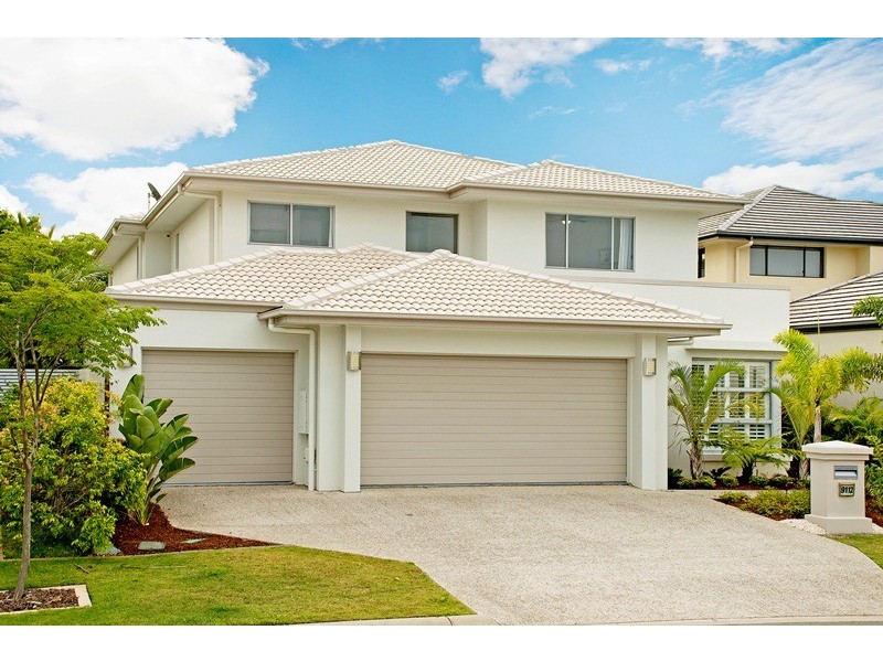 9112 Peter Senior Drive, Hope Island QLD 4212