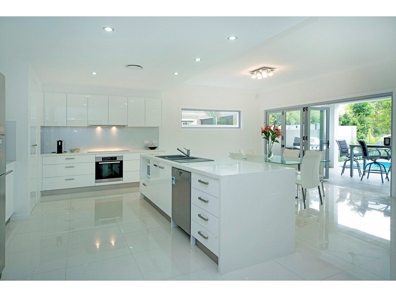 9112 Peter Senior Drive, Hope Island QLD 4212
