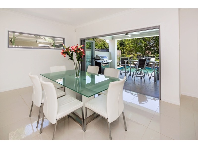 9112 Peter Senior Drive, Hope Island QLD 4212