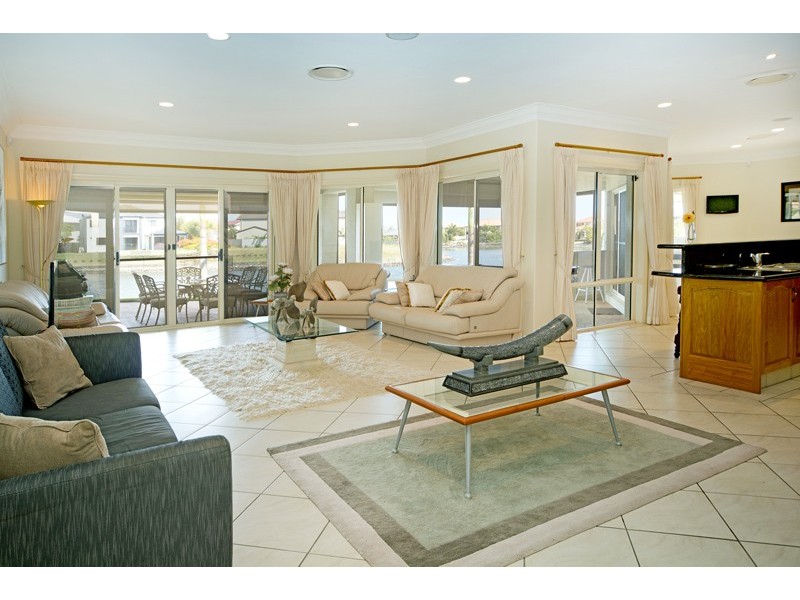 32 Windchimes Way, Helensvale QLD 4212