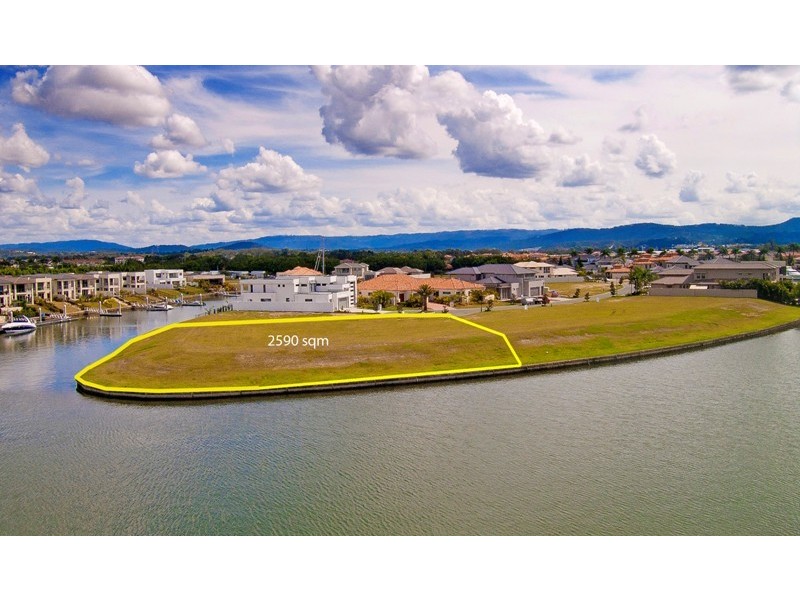 2215 Taromeo Court, Hope Island QLD 4212