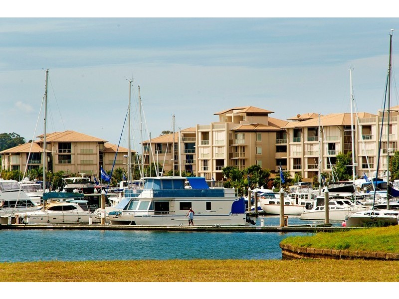 2215 Taromeo Court, Hope Island QLD 4212