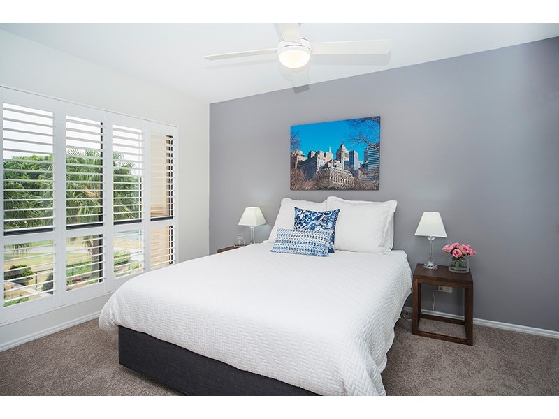 8409 Magnolia Drive East, Hope Island QLD 4212