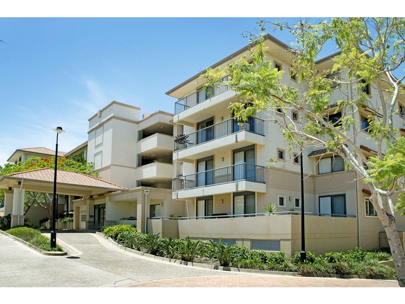 8409 Magnolia Drive East, Hope Island QLD 4212