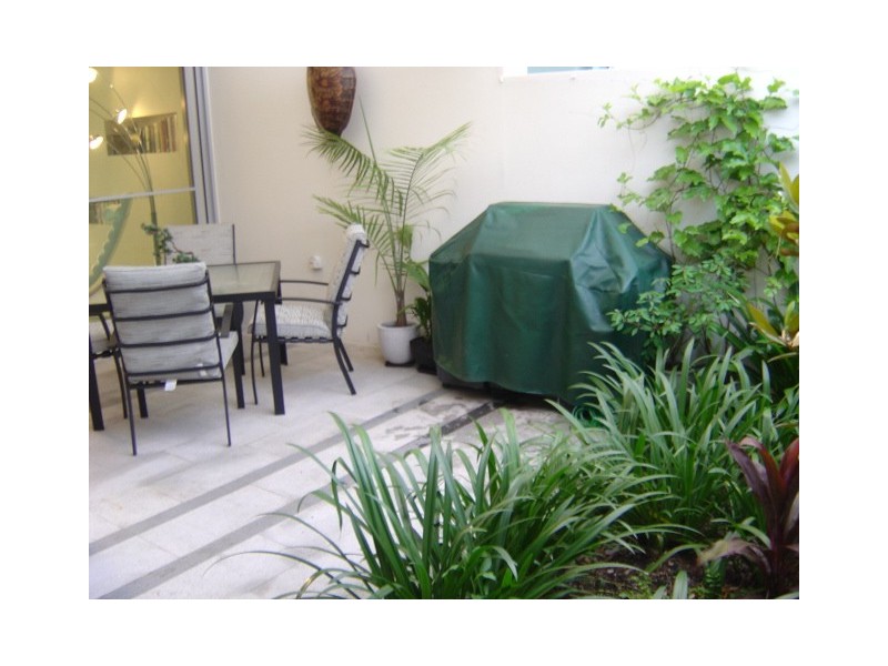 7511 Springfield Drive, Hope Island QLD 4212