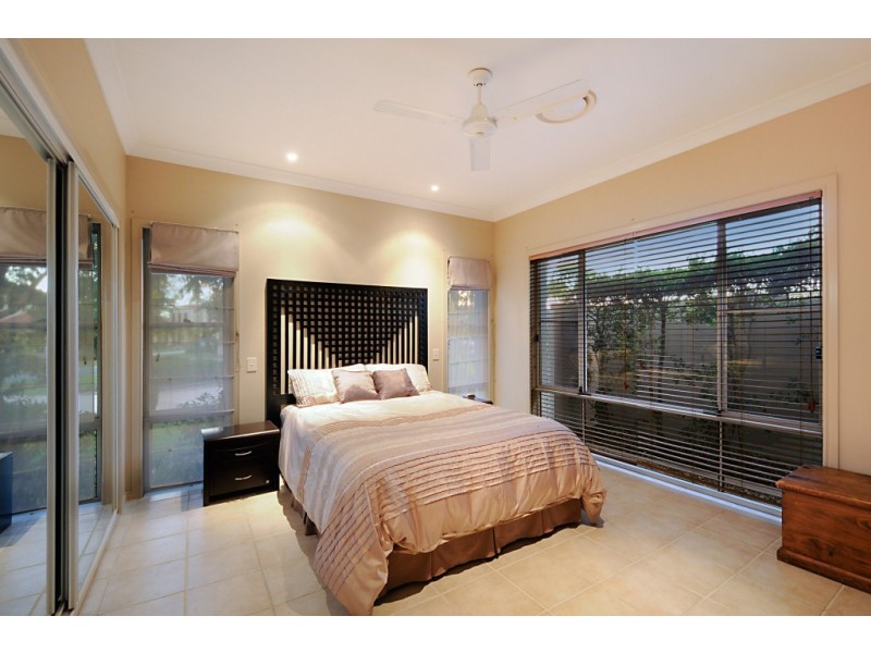 2044 Carlton Drive, Hope Island QLD 4212