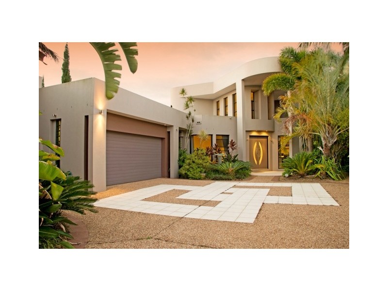 2163 Beaufort Way, Hope Island QLD 4212