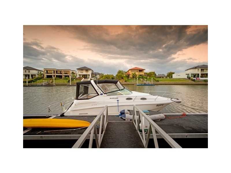 2163 Beaufort Way, Hope Island QLD 4212