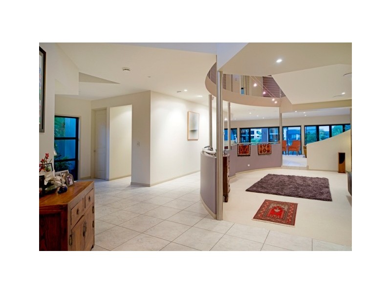 2163 Beaufort Way, Hope Island QLD 4212
