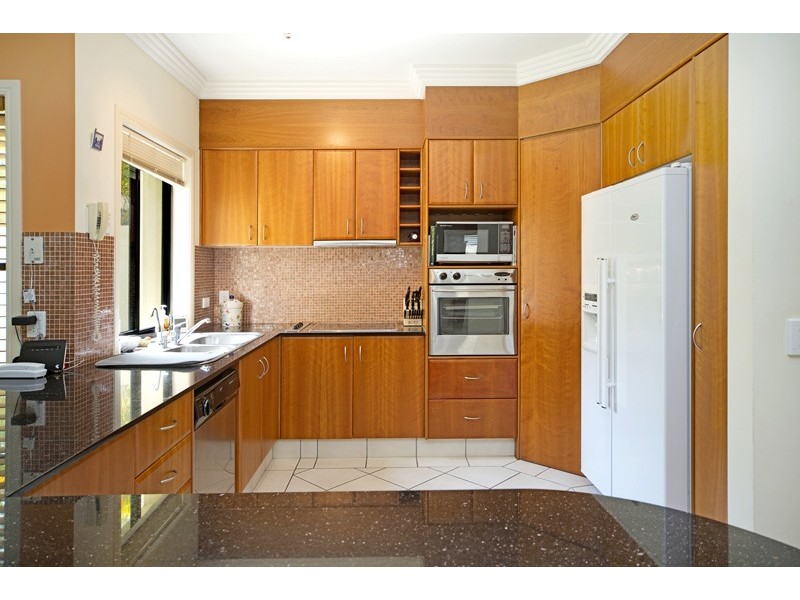 8395 Magnolia Drive East, Hope Island QLD 4212